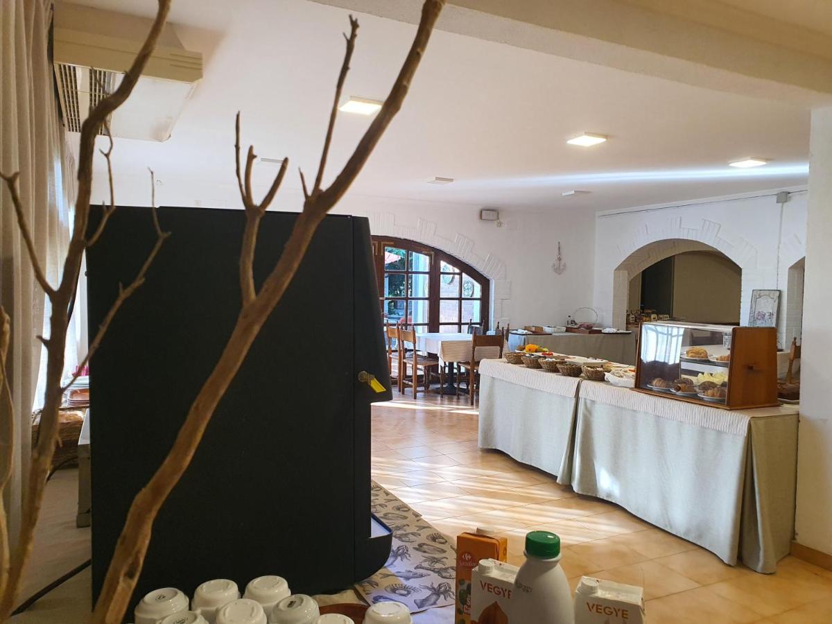 Hotel Riomar Sant Marti d'Empuries Buitenkant foto